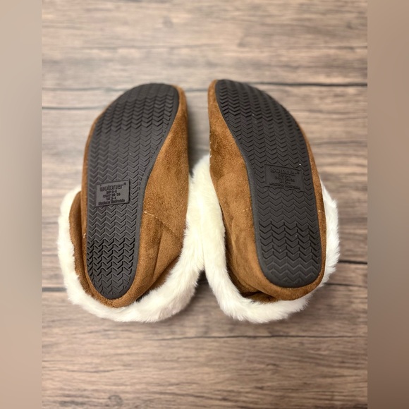 Isotoner Suede Moccasin Slippers NWOT - Picture 3 of 3